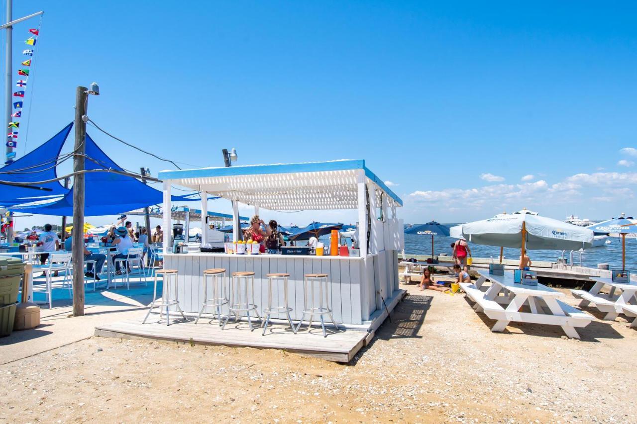 Lowes Wharf Marina Inn Sherwood エクステリア 写真