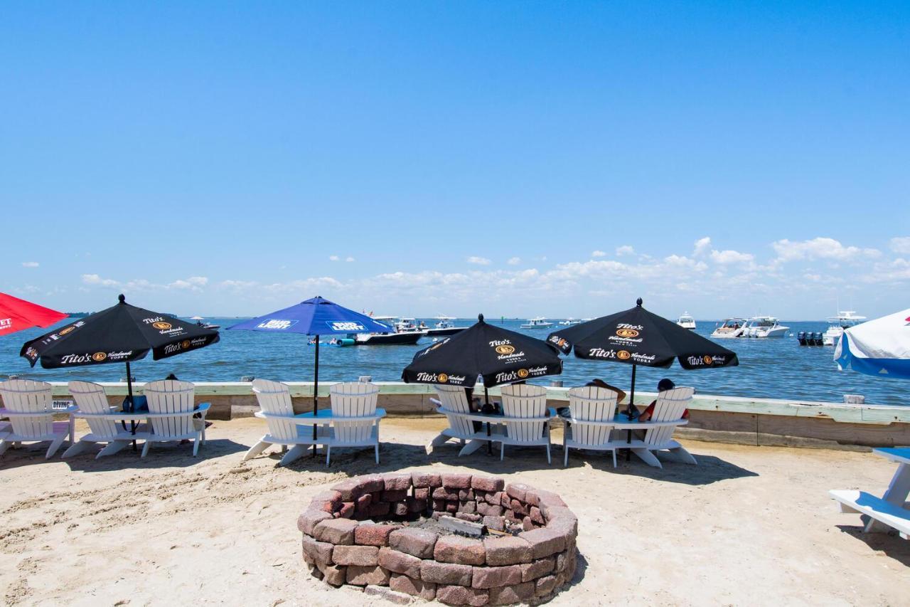 Lowes Wharf Marina Inn Sherwood エクステリア 写真